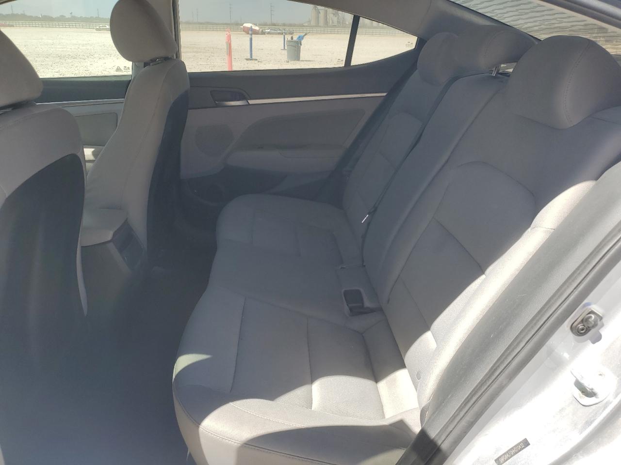 2017 Hyundai Elantra - Image 10