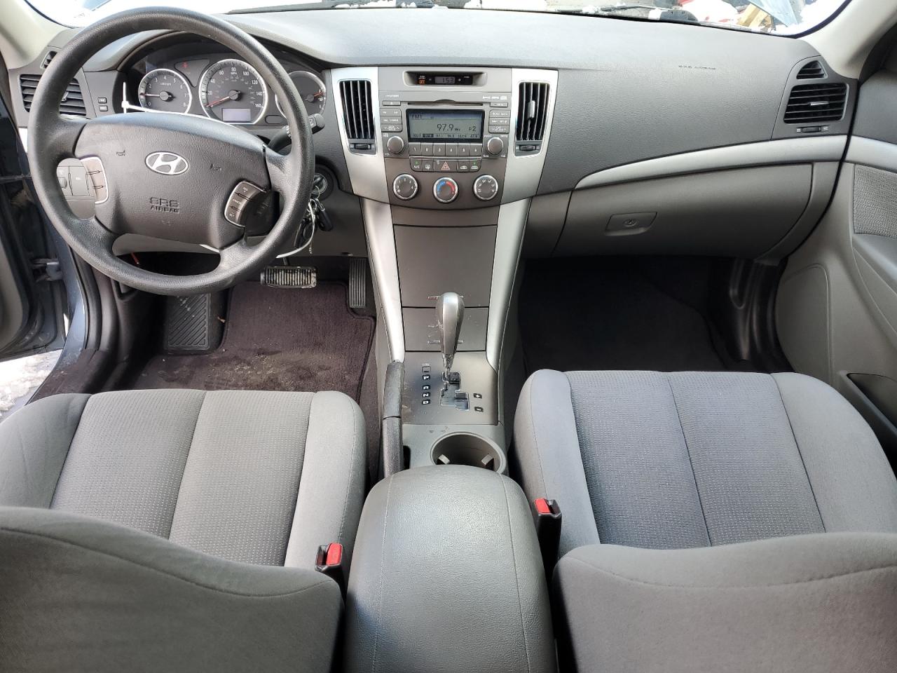 2010 Hyundai Sonata - Image 8