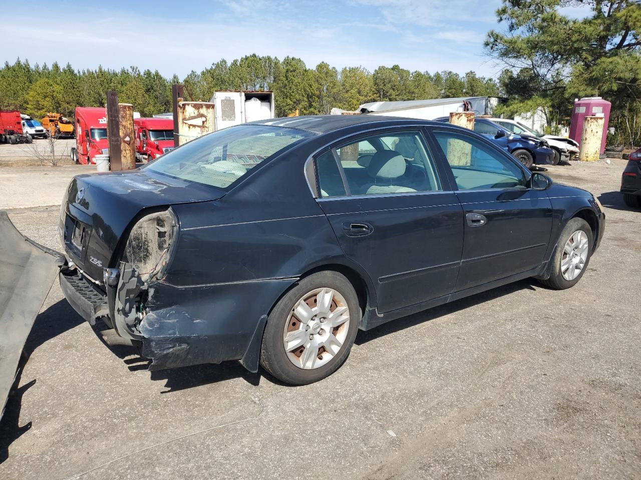 2004 Nissan Altima - Image 3