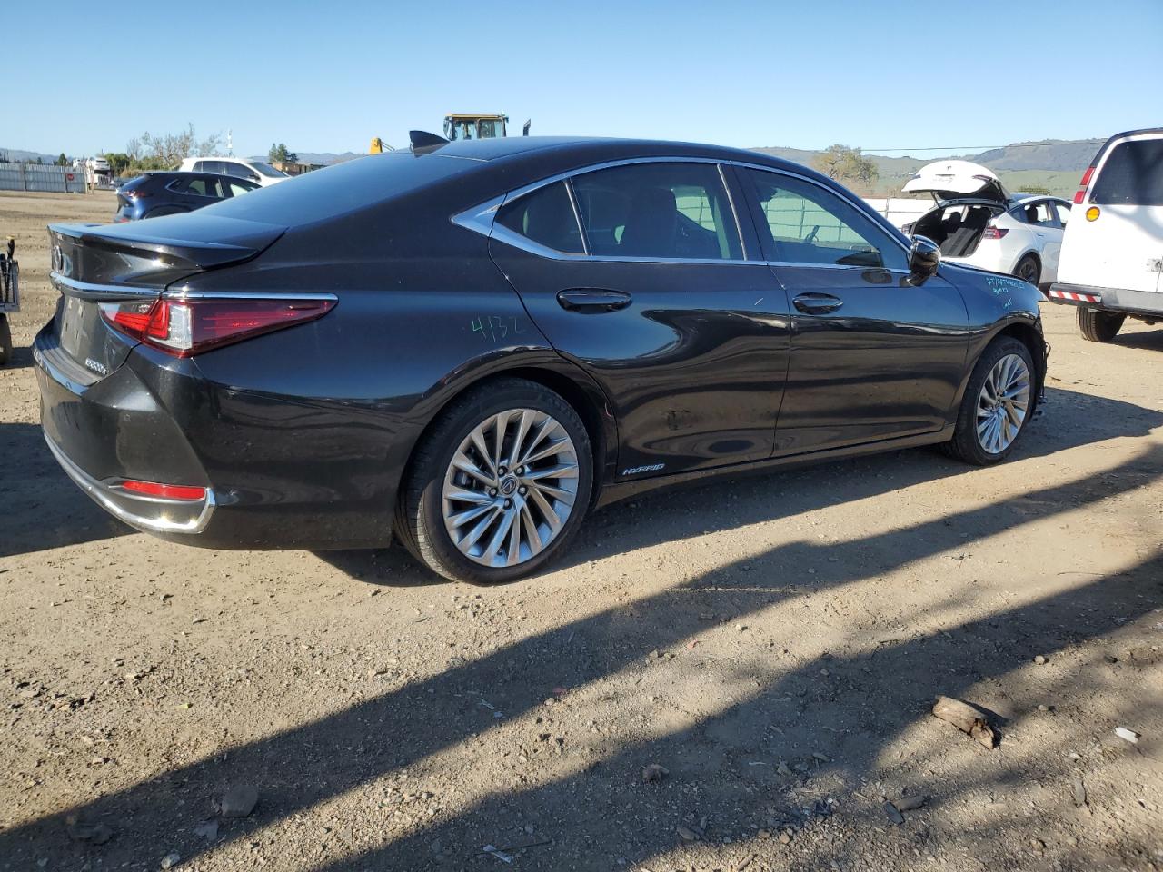 2021 Lexus ES - Image 3