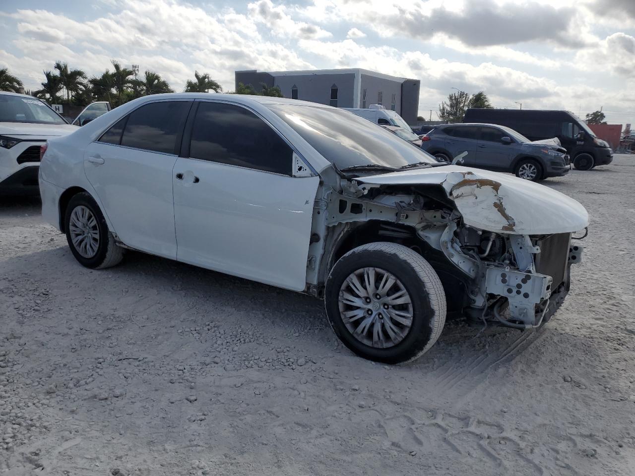 2014 Toyota Camry - Image 4