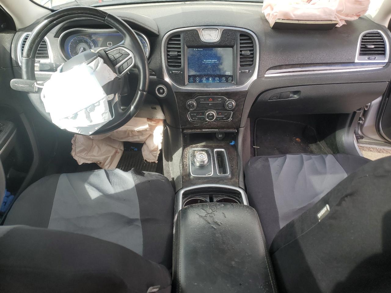 2017 Chrysler 300 - Image 8