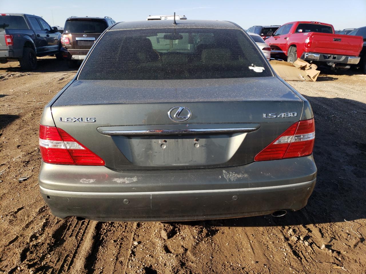 2005 Lexus LS - Image 6