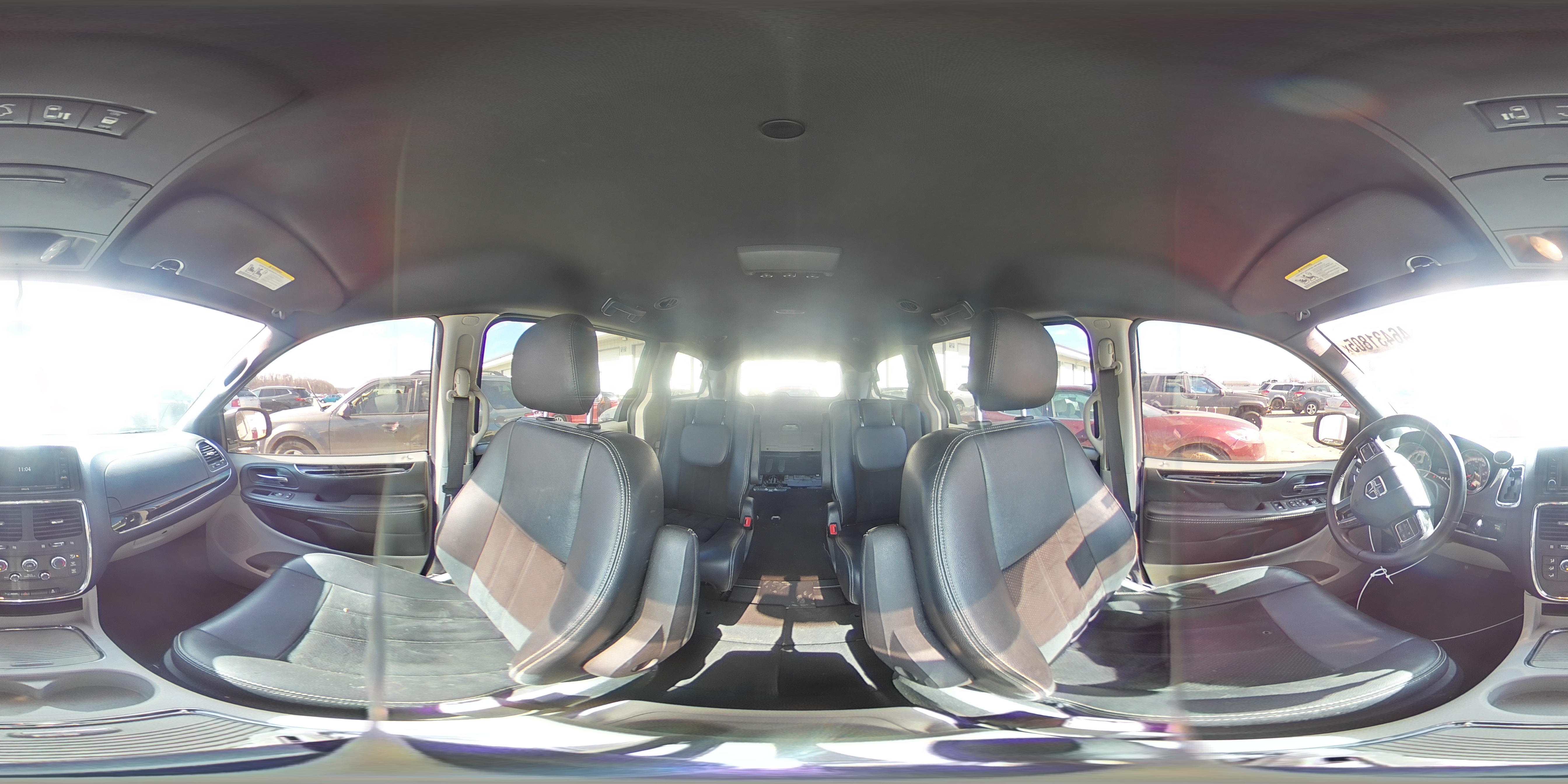 2017 Dodge Caravan - Image 13