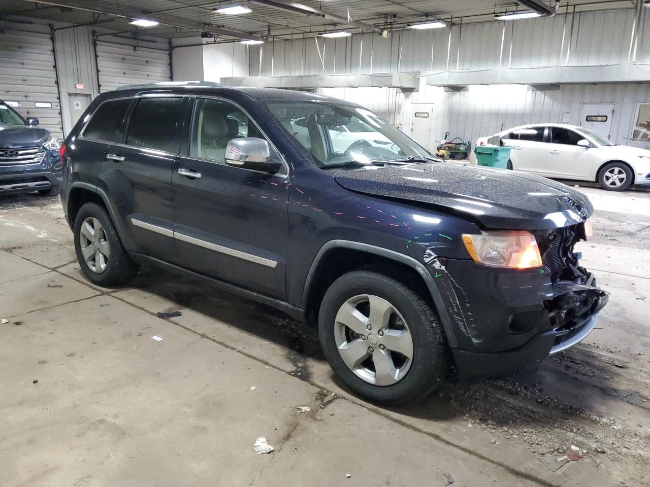 2011 Jeep Grand Cherokee - Image 4