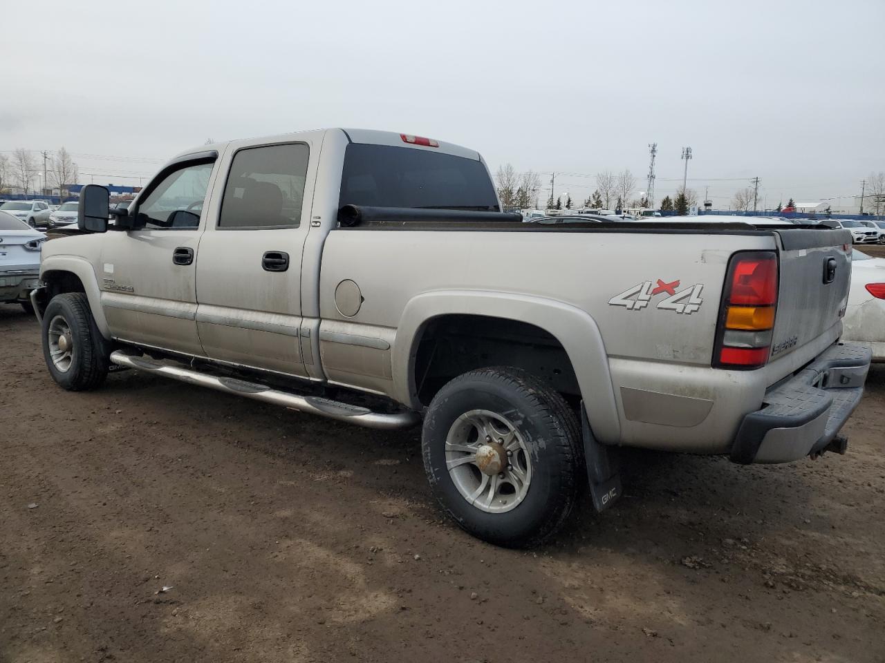 2006 GMC Sierra - Image 2