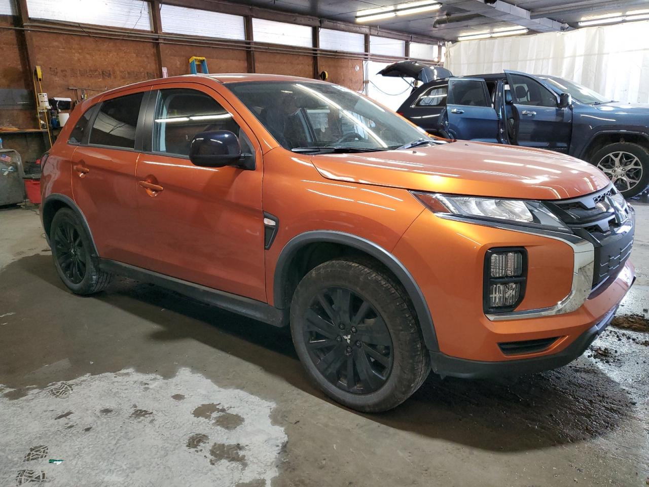 2024 Mitsubishi Outlander - Image 4