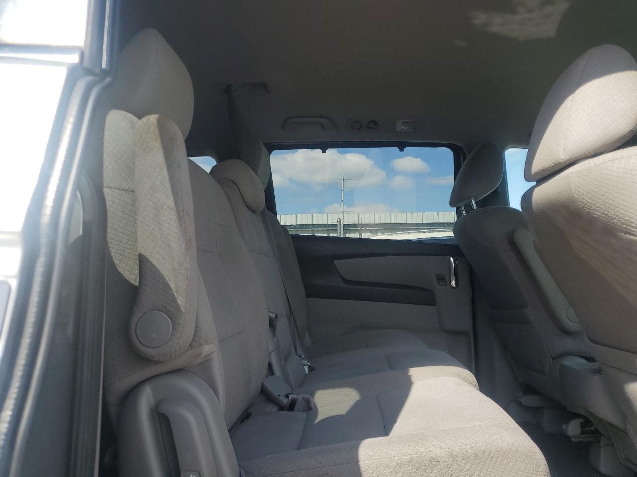 2015 Honda Odyssey - Image 11