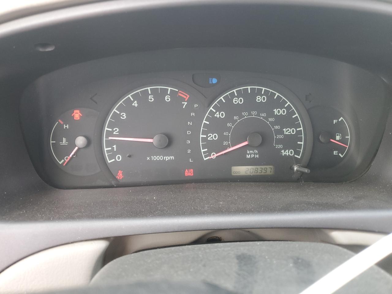 2003 Hyundai Elantra - Image 9