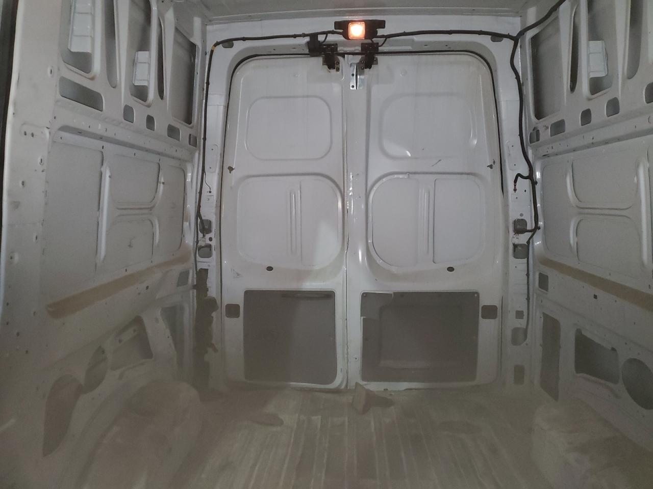 1N6BF0LY4KN808217 NISSAN NV 2019