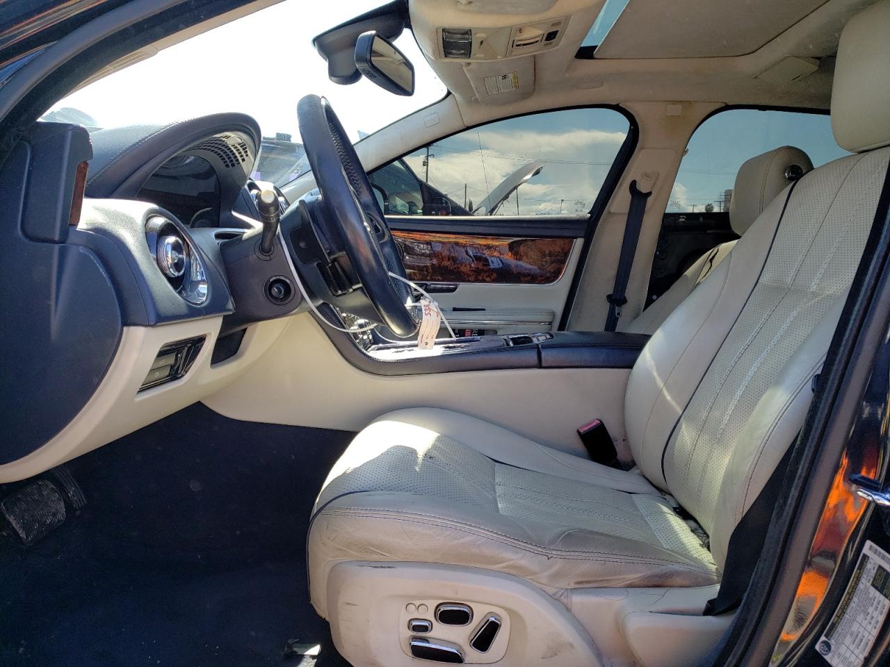 2012 Jaguar XJ - Image 7