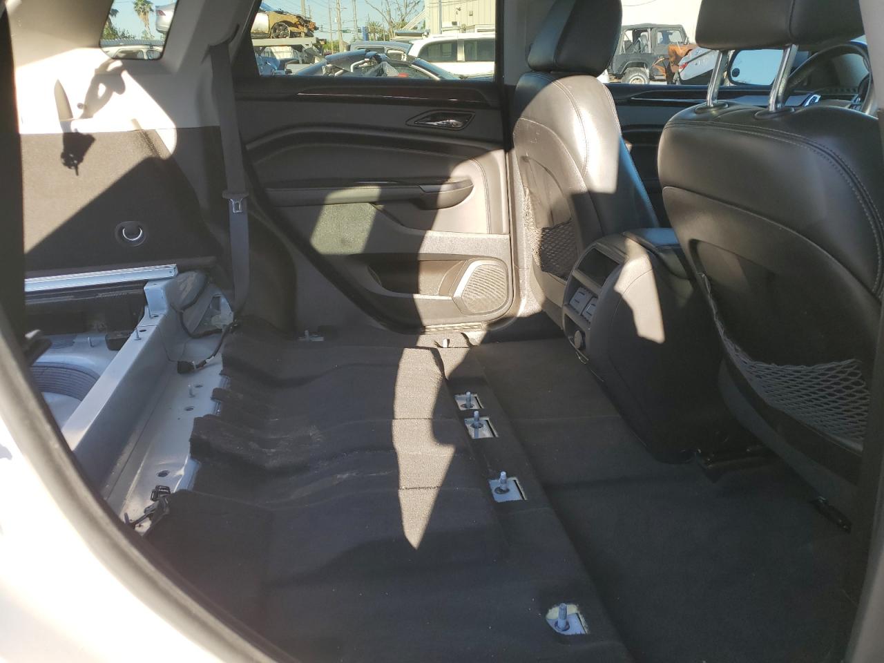 2015 Cadillac SRX - Image 11
