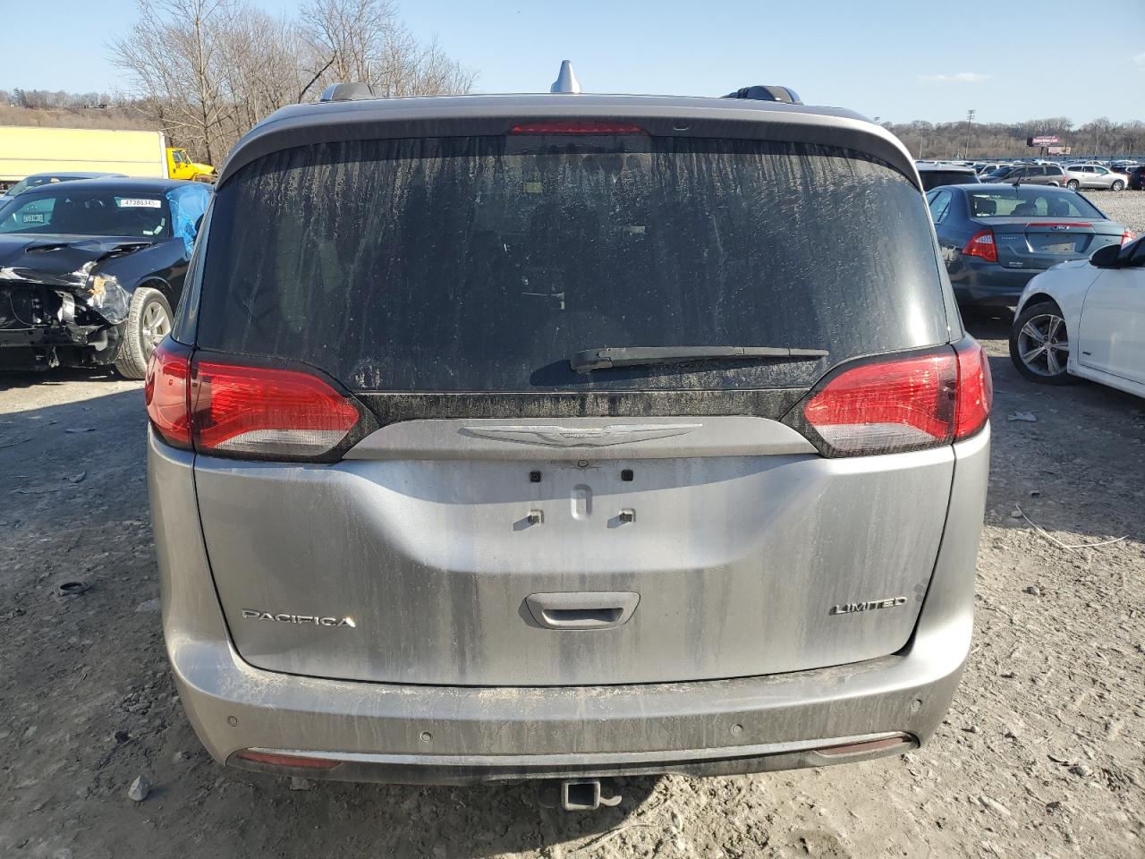 2018 Chrysler Pacifica - Image 6