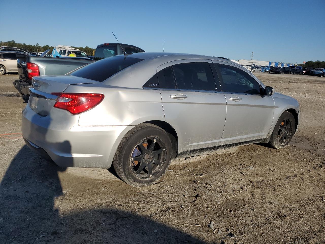 2011 Chrysler 200 - Image 3