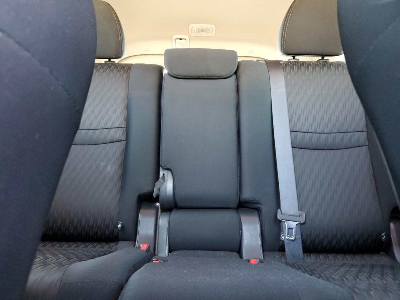 KNMAT2MV1HP555524 NISSAN ROGUE 2017