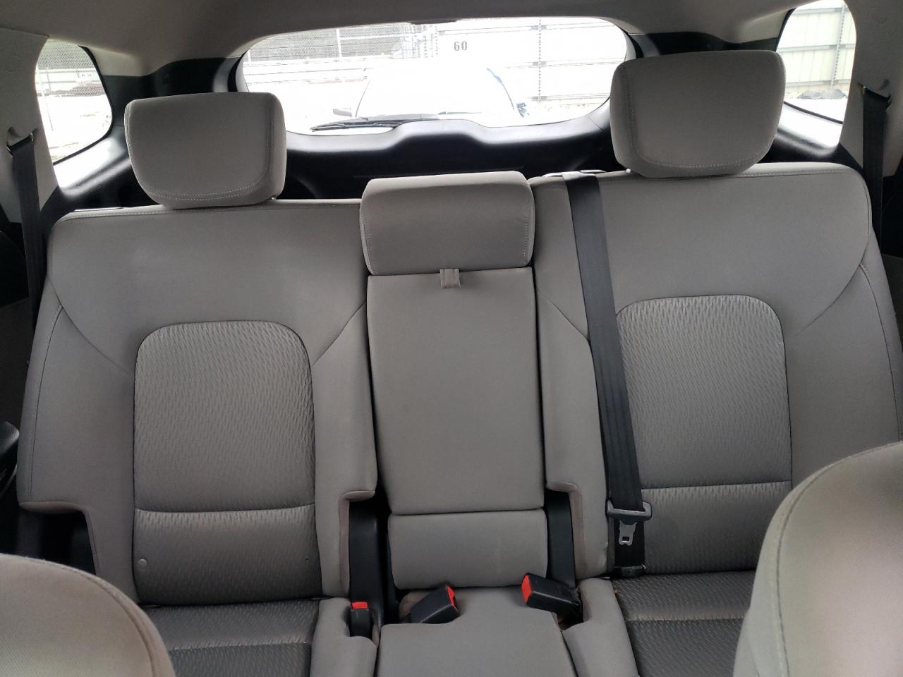 2017 Hyundai Santa Fe - Image 10