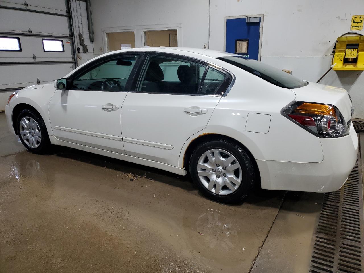 2012 Nissan Altima - Image 2