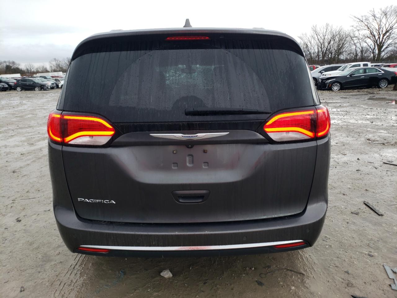 2017 Chrysler Pacifica - Image 6