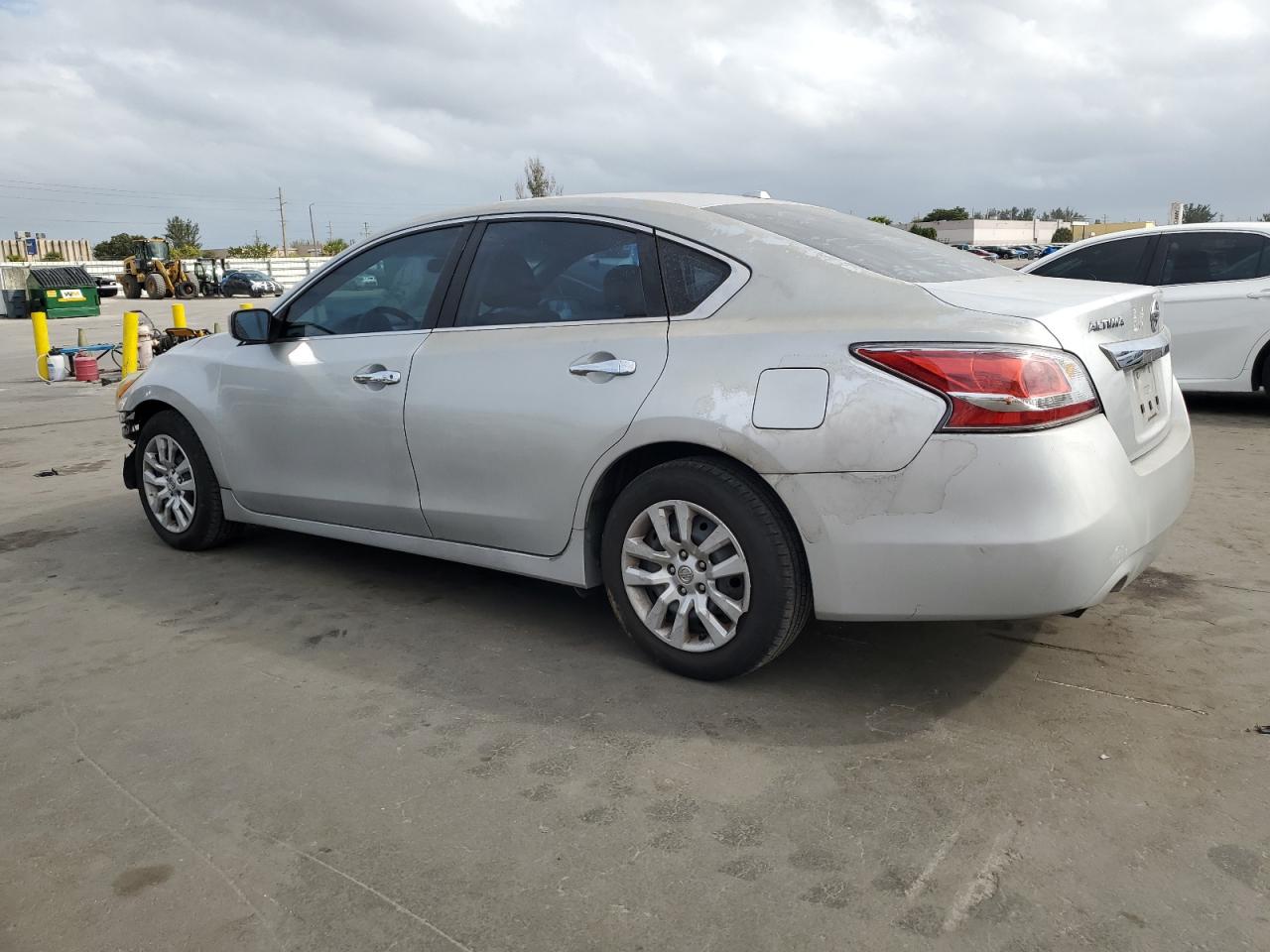 2015 Nissan Altima - Image 2