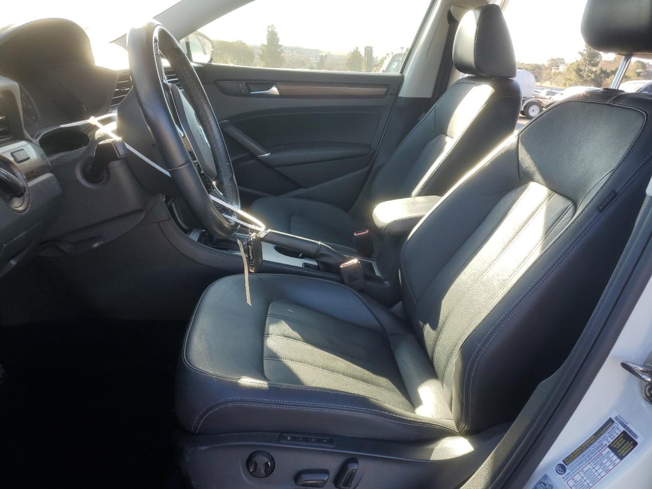 2020 Volkswagen Passat - Image 7