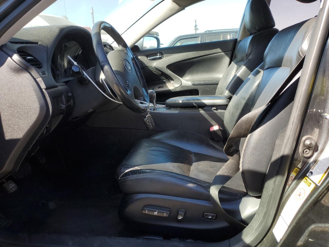2010 Lexus IS - Image 7
