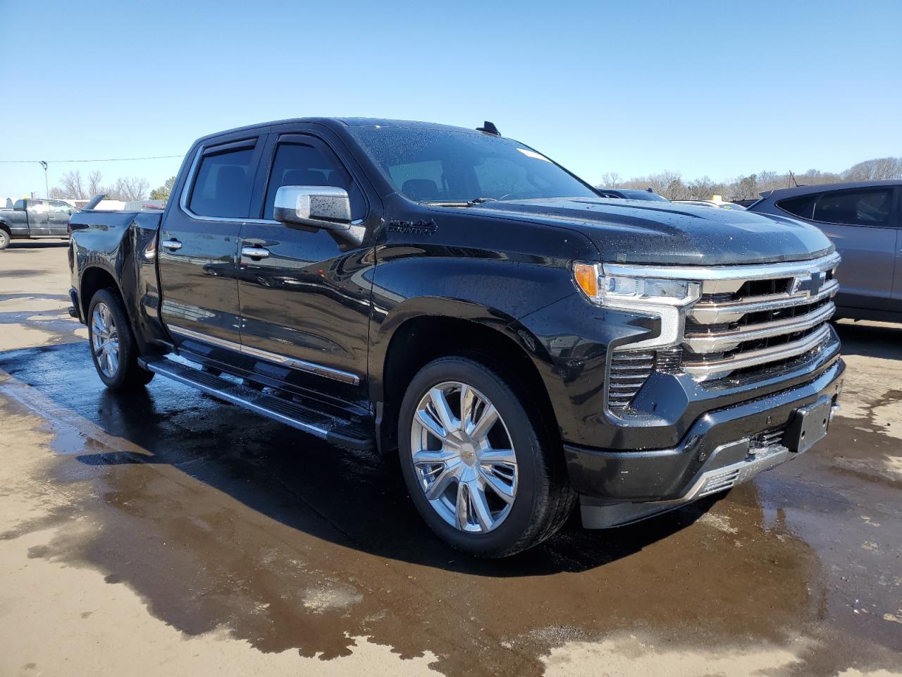 2022 Chevrolet Silverado - Image 4