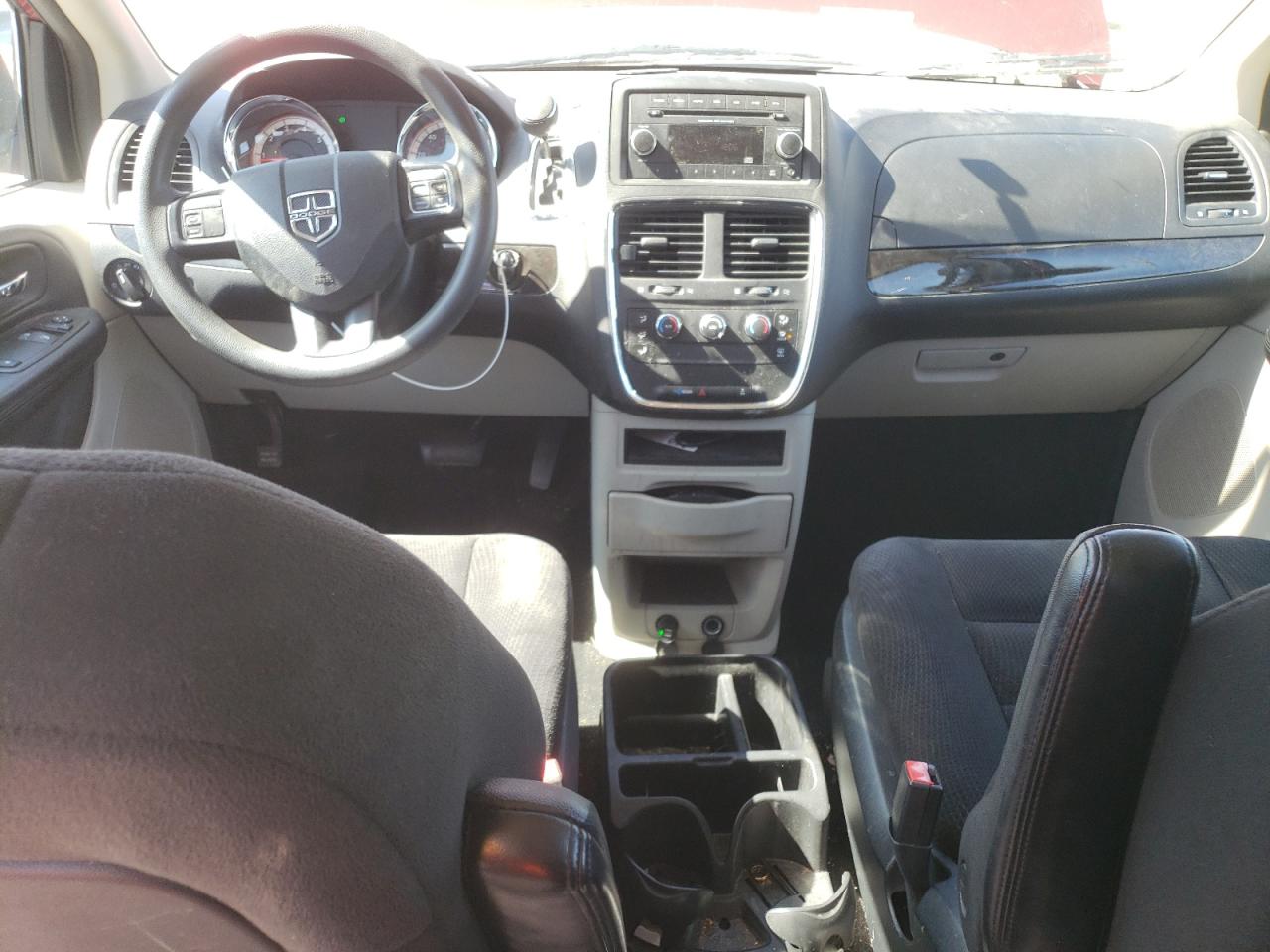 2015 Dodge Caravan - Image 8