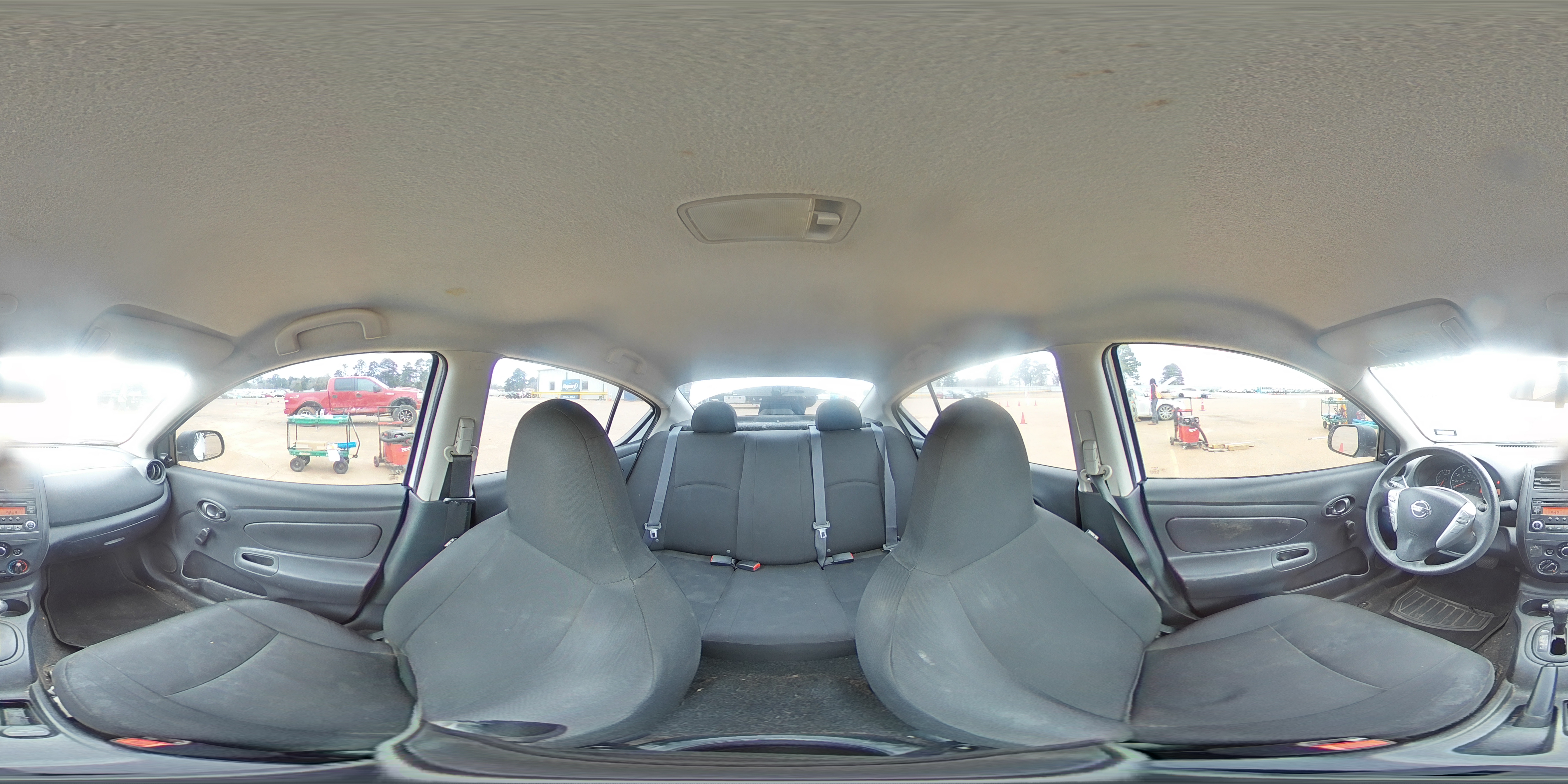 2015 Nissan Versa - Image 13