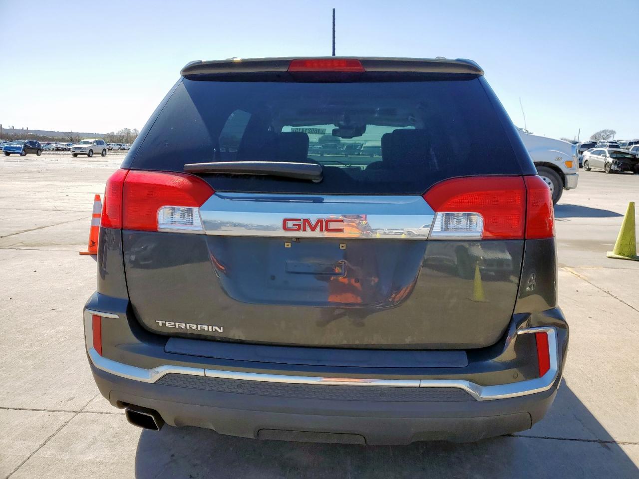 2017 GMC Terrain - Image 6