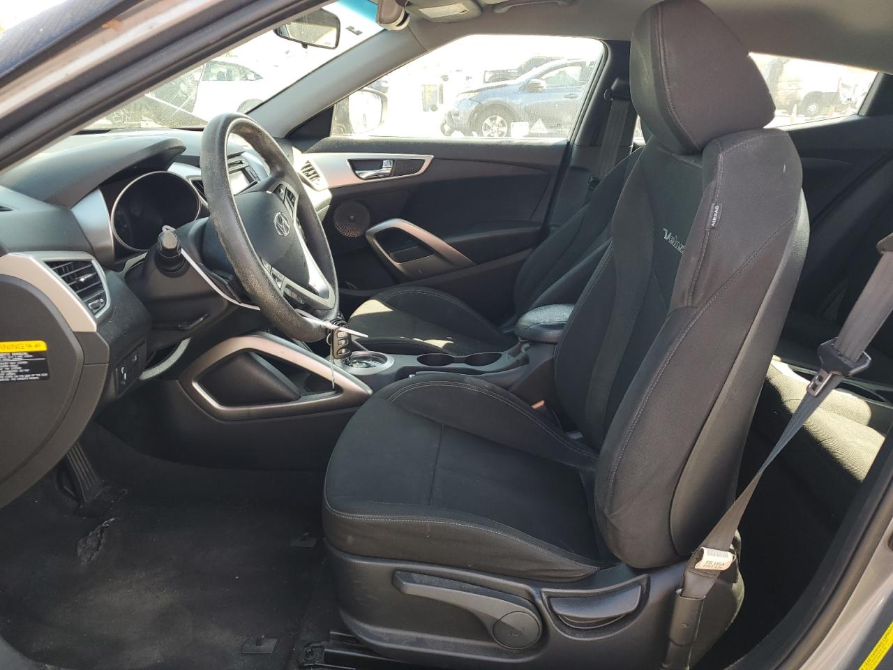 2016 Hyundai Veloster - Image 7