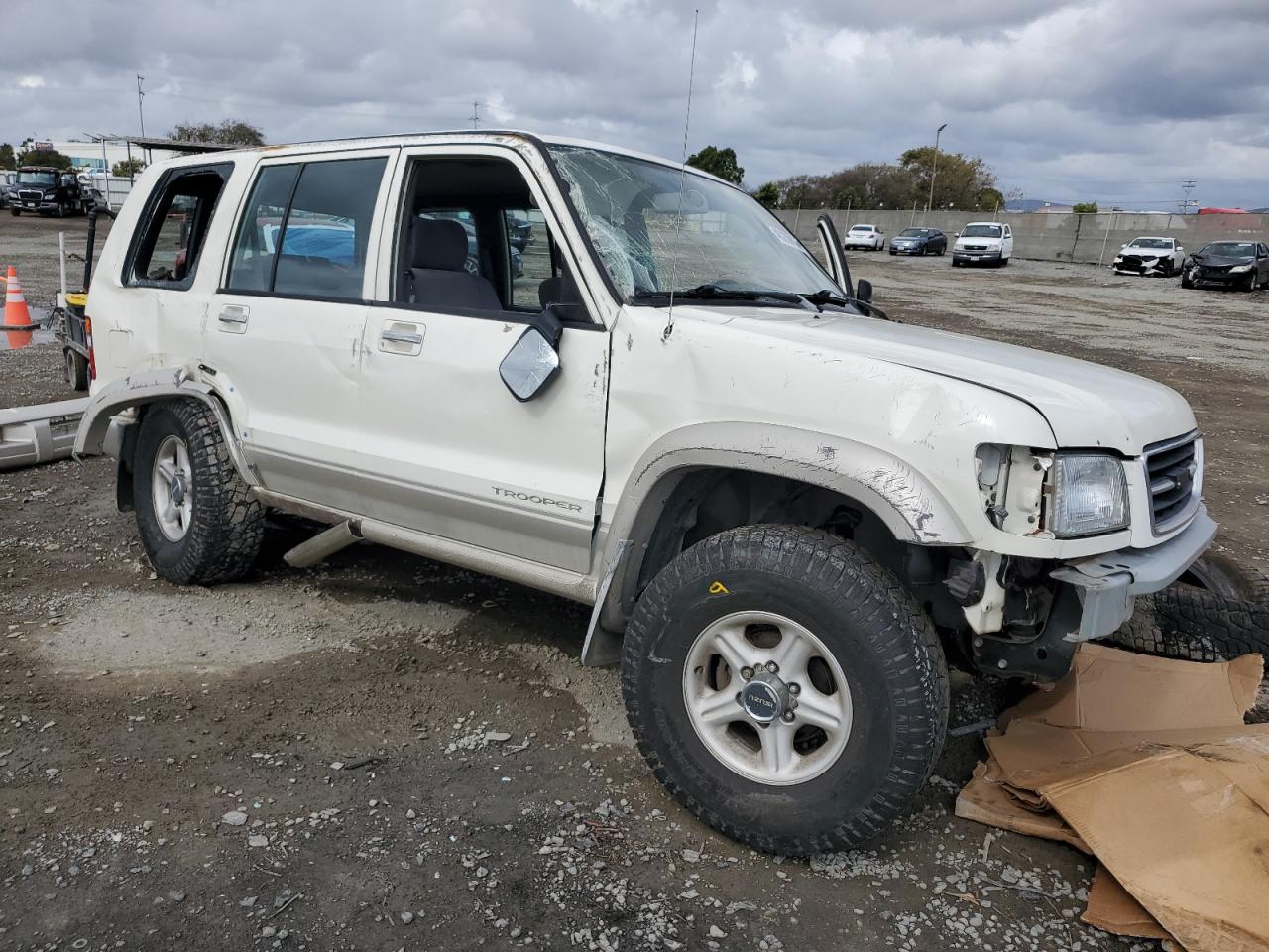 1999 Isuzu Trooper - Image 4