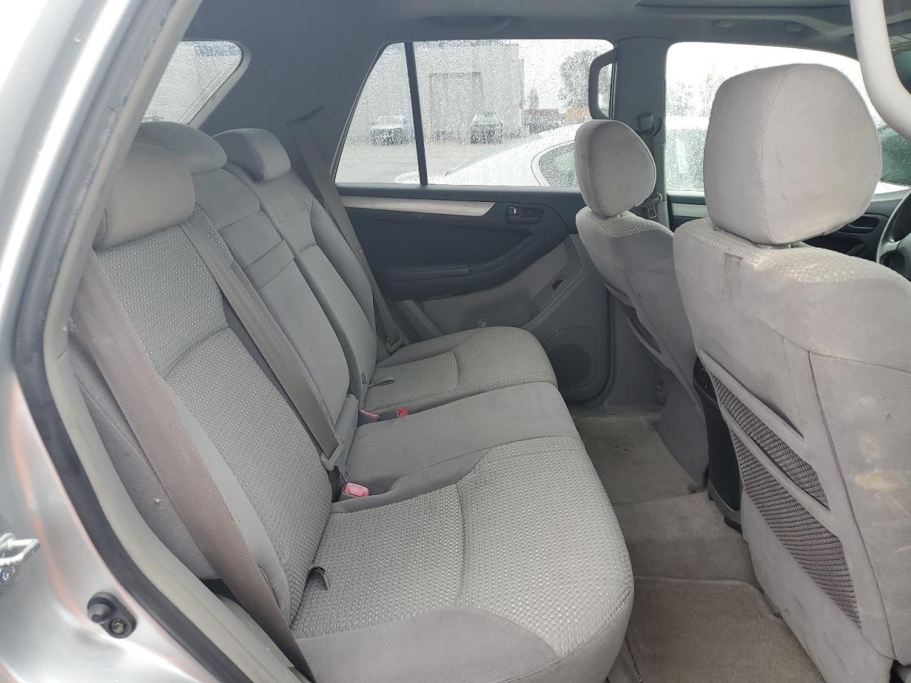 2004 Toyota 4Runner - Image 11