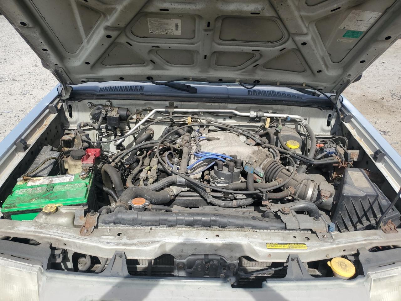 2001 Nissan XTerra - Image 13