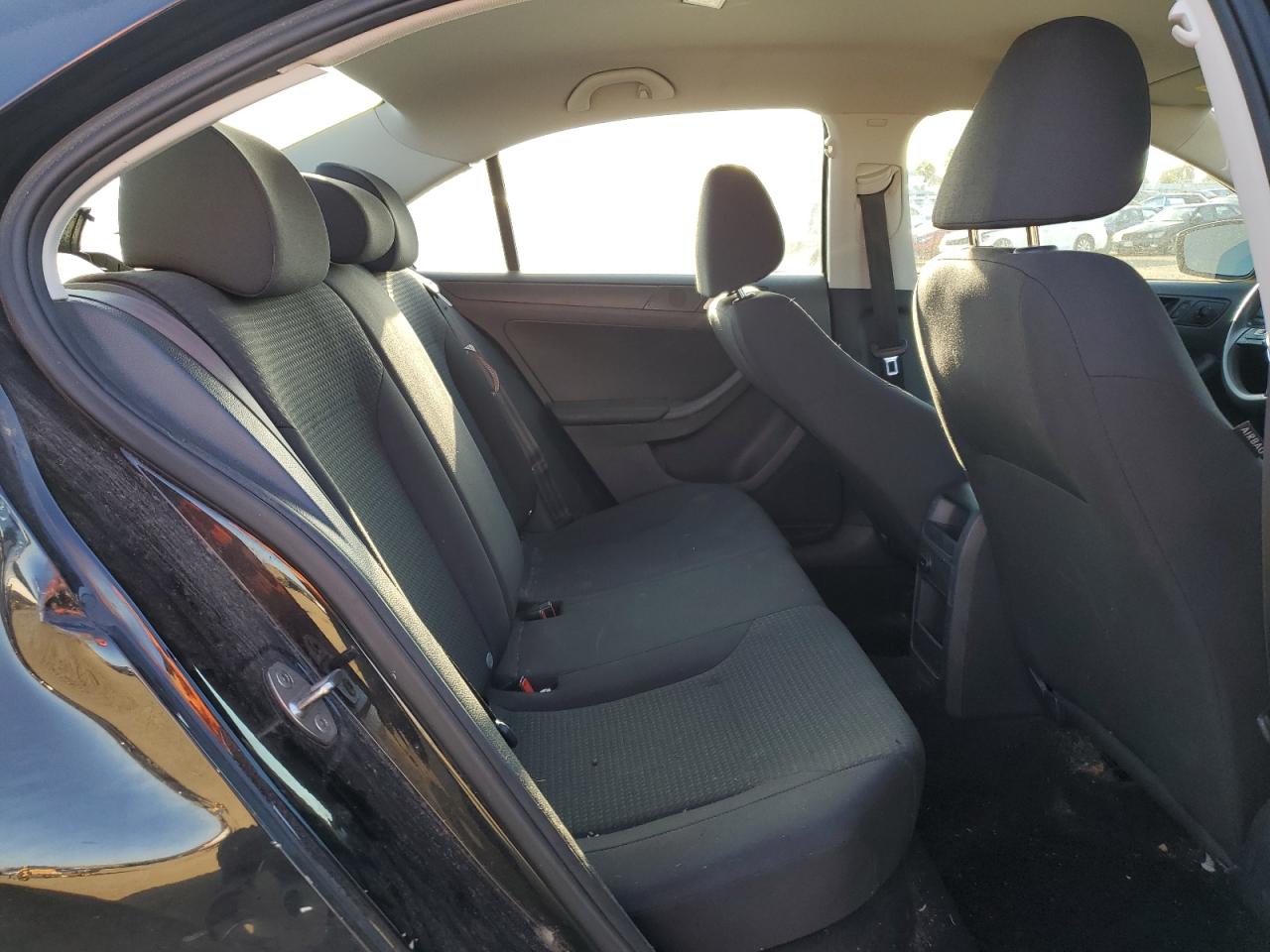 2015 Volkswagen Jetta - Image 10