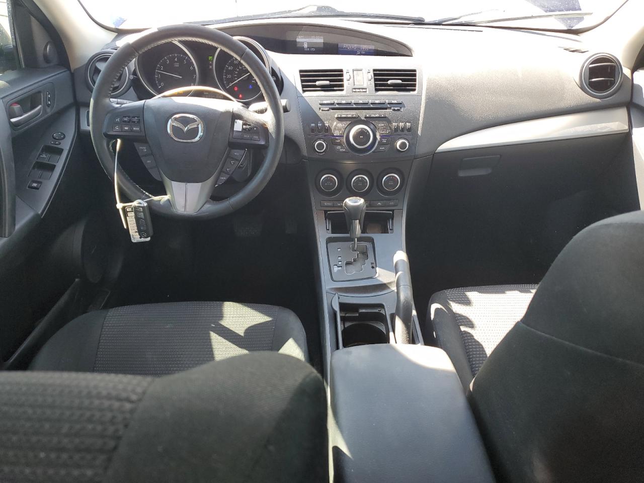 2013 Mazda 3 - Image 8