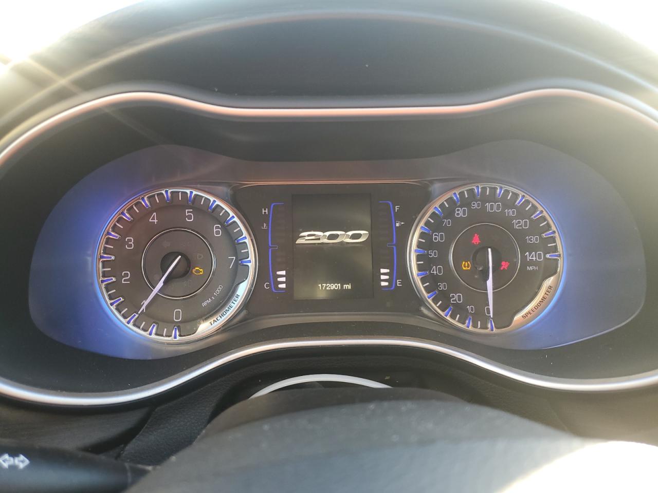 2015 Chrysler 200 - Image 9