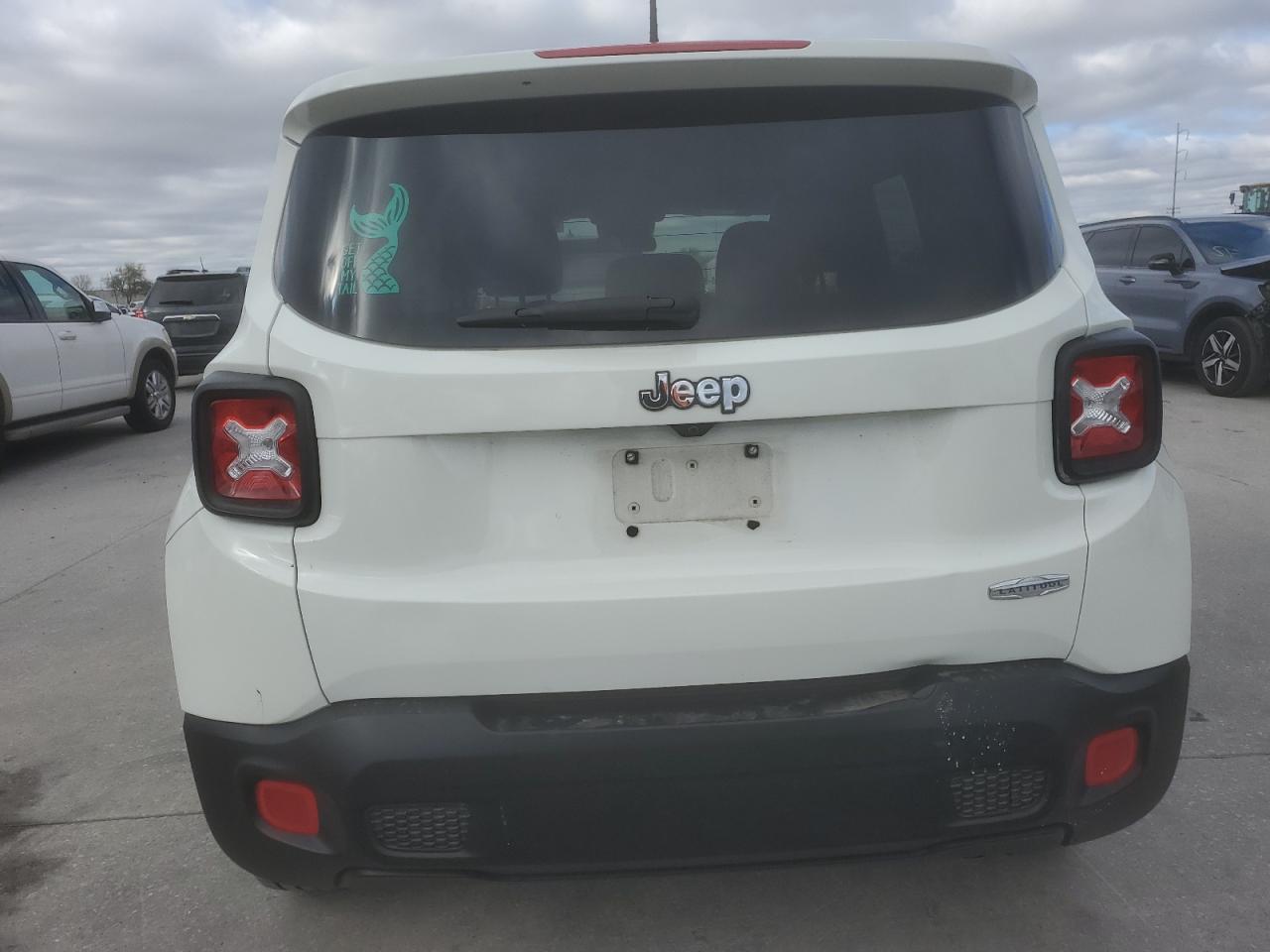 2017 Jeep Renegade - Image 6