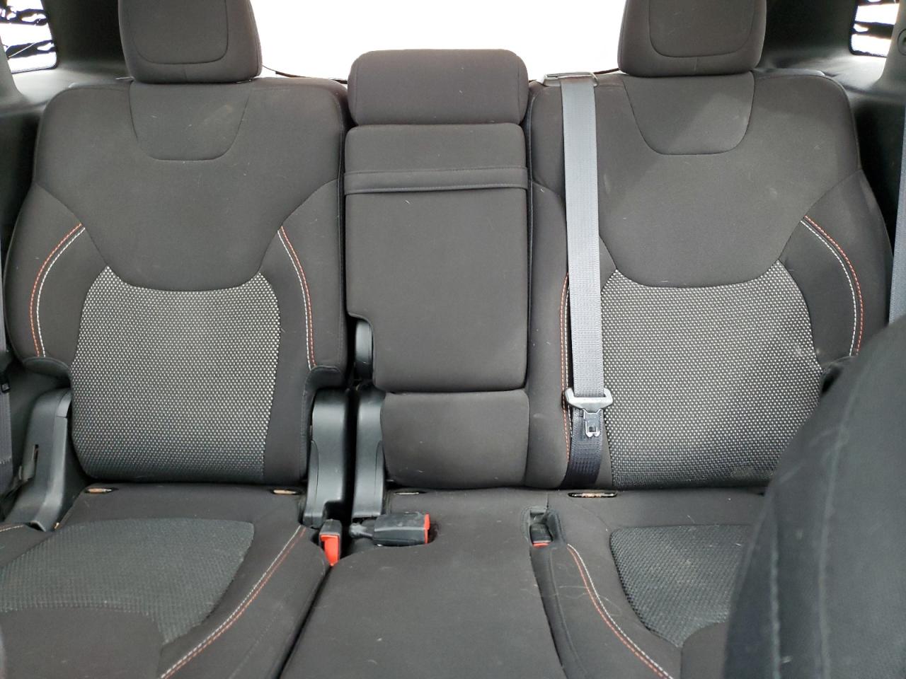 2016 Jeep Grand Cherokee - Image 10