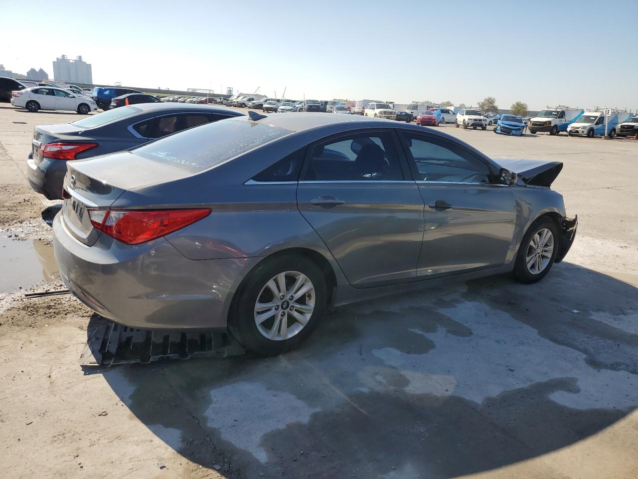 2013 Hyundai Sonata - Image 3