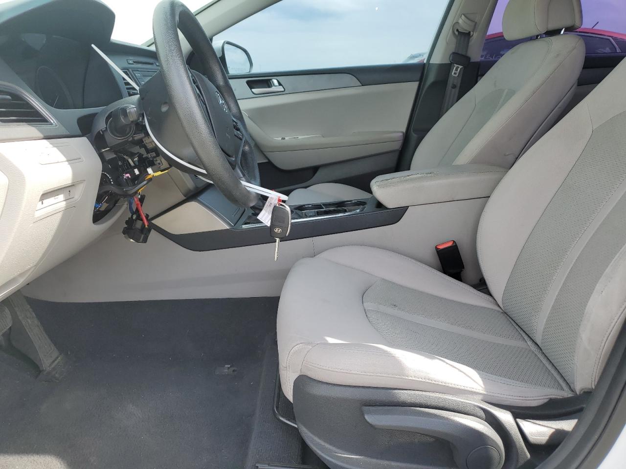 2017 Hyundai Sonata - Image 7