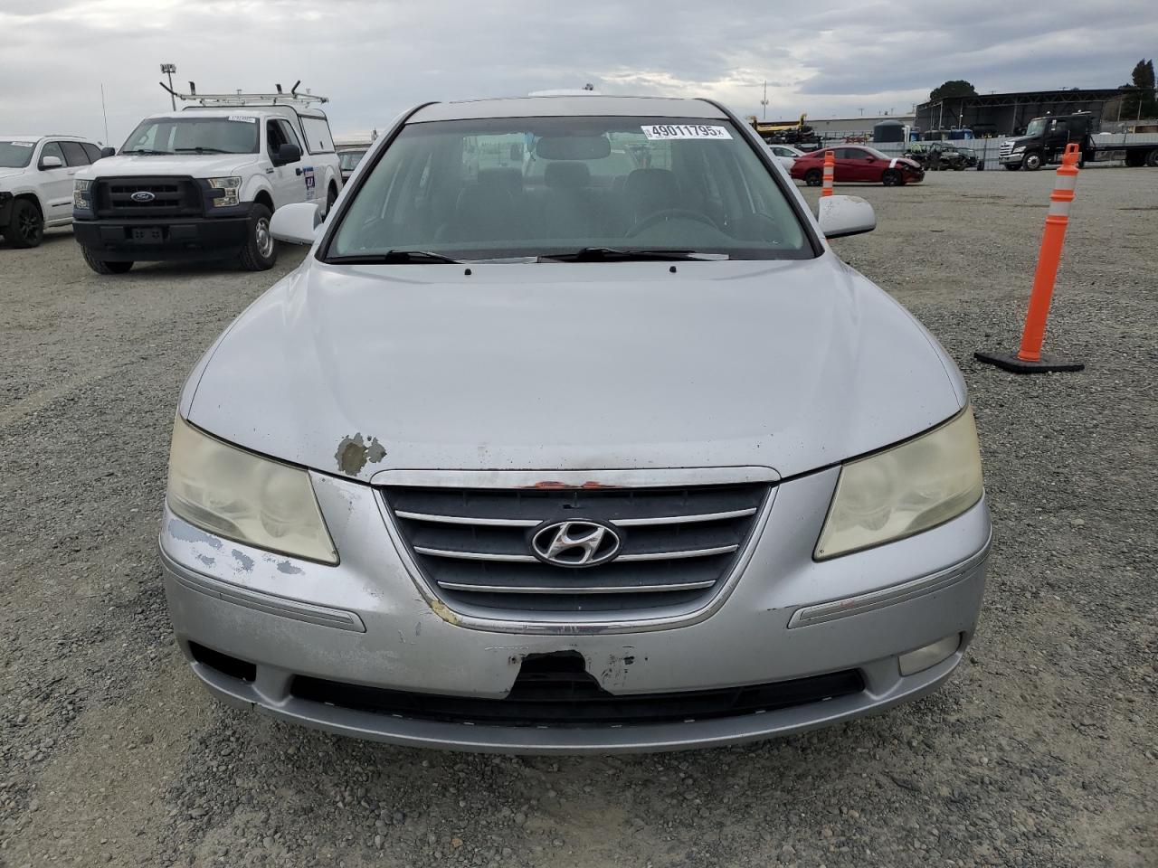 2010 Hyundai Sonata - Image 5