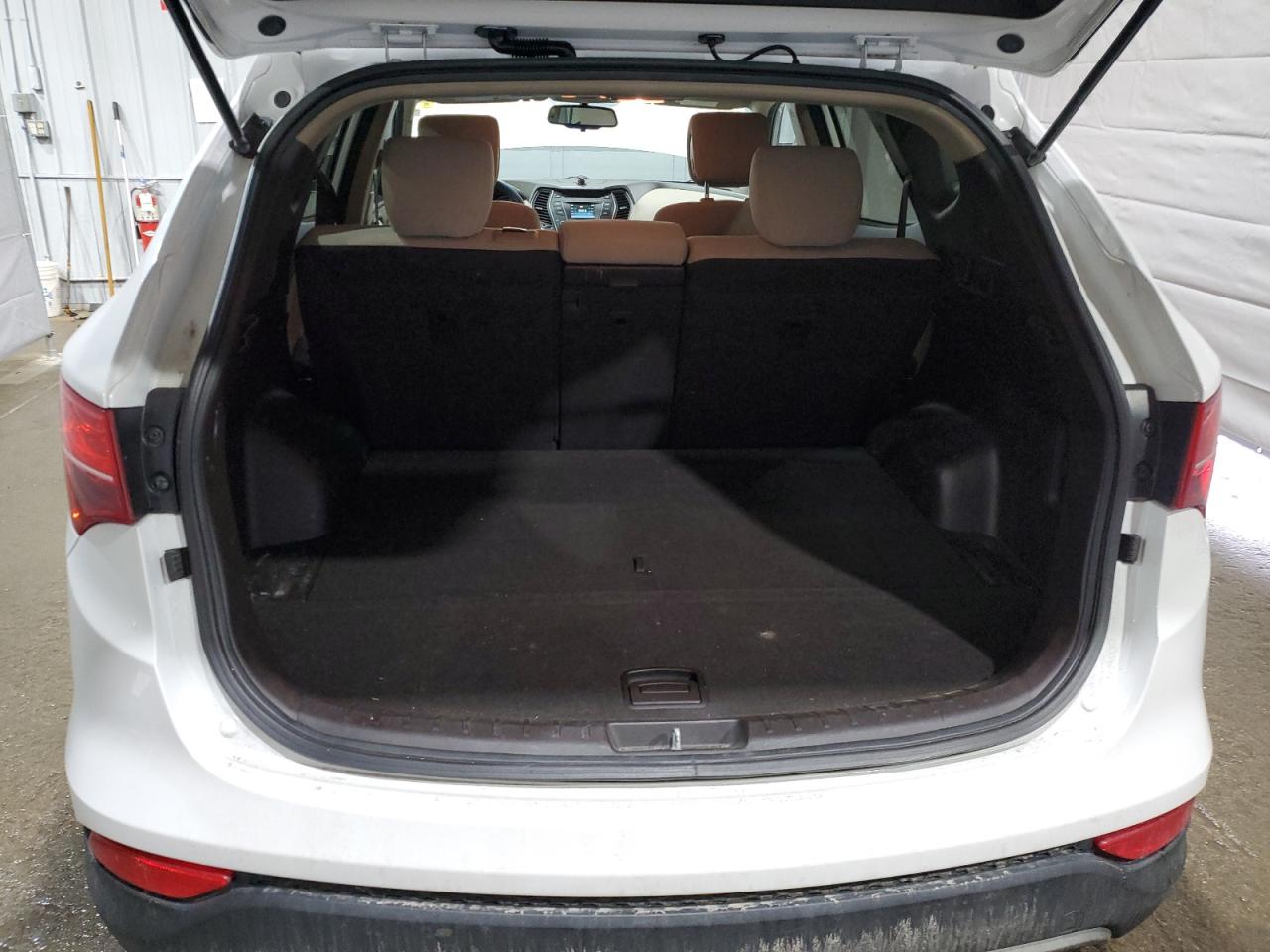 2016 Hyundai Santa Fe - Image 6