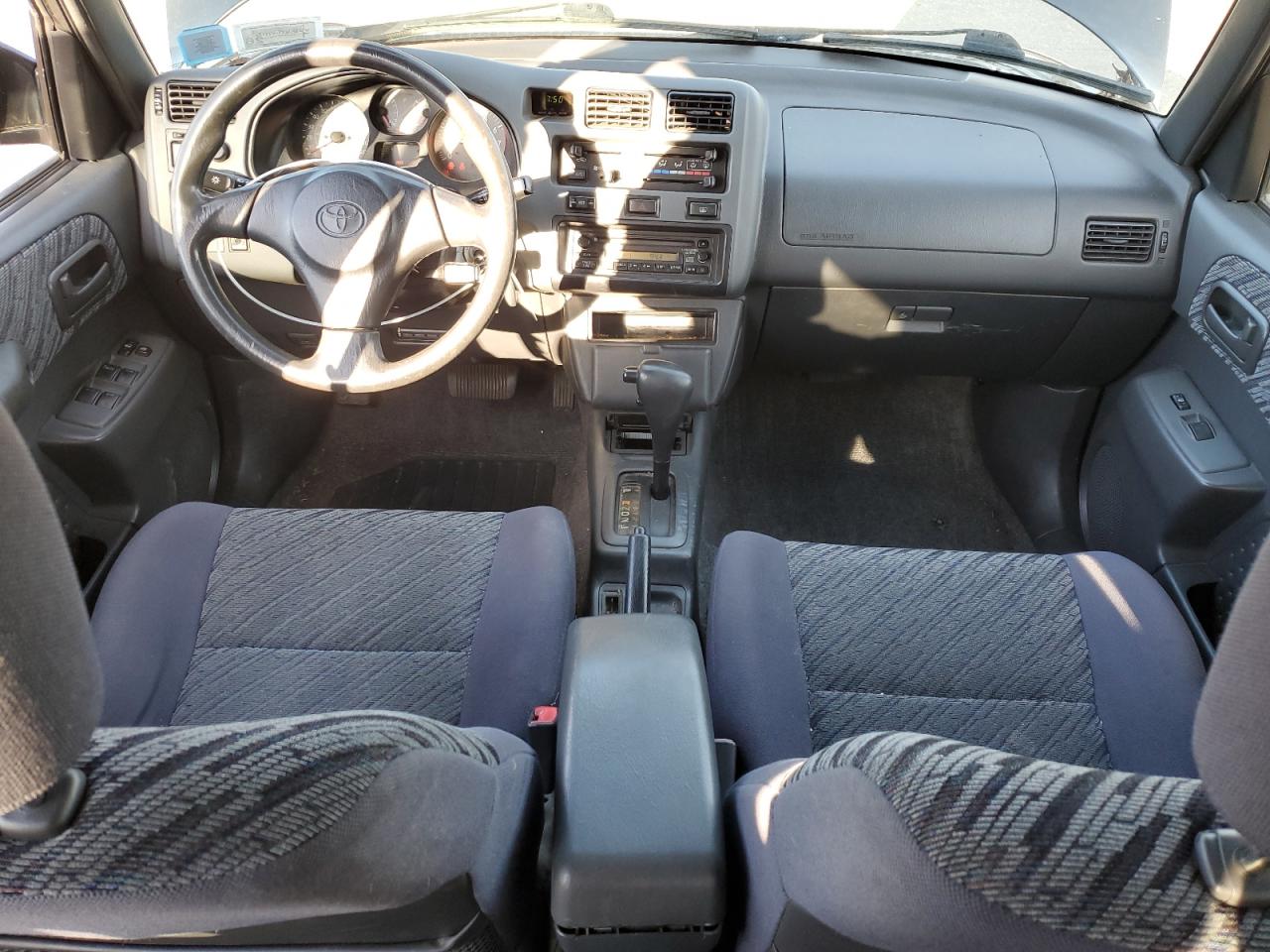 2000 Toyota RAV 4 - Image 8