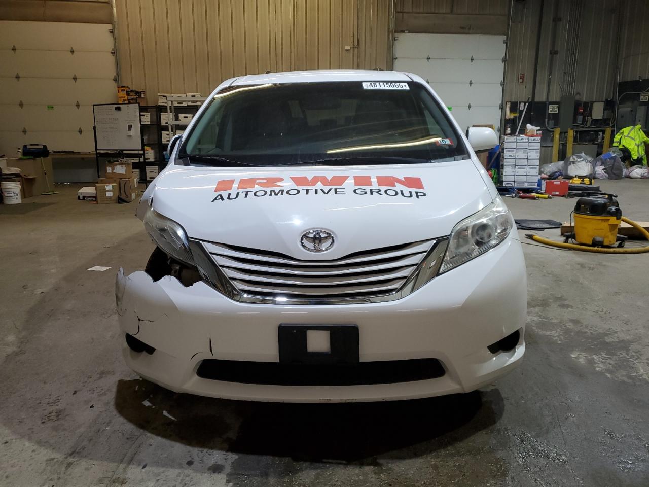 2015 Toyota Sienna - Image 5