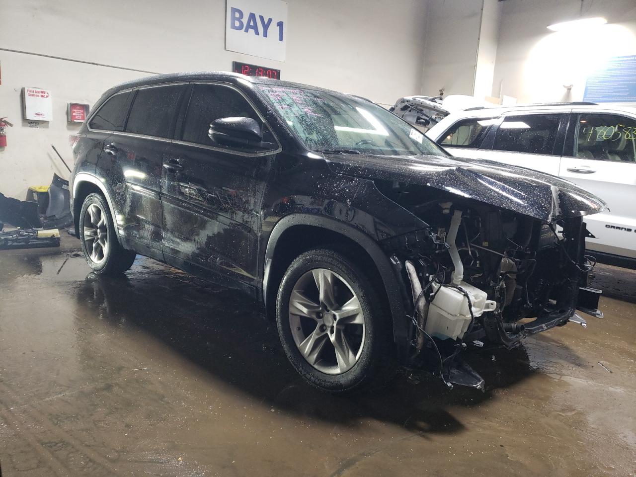 2015 Toyota Highlander - Image 4