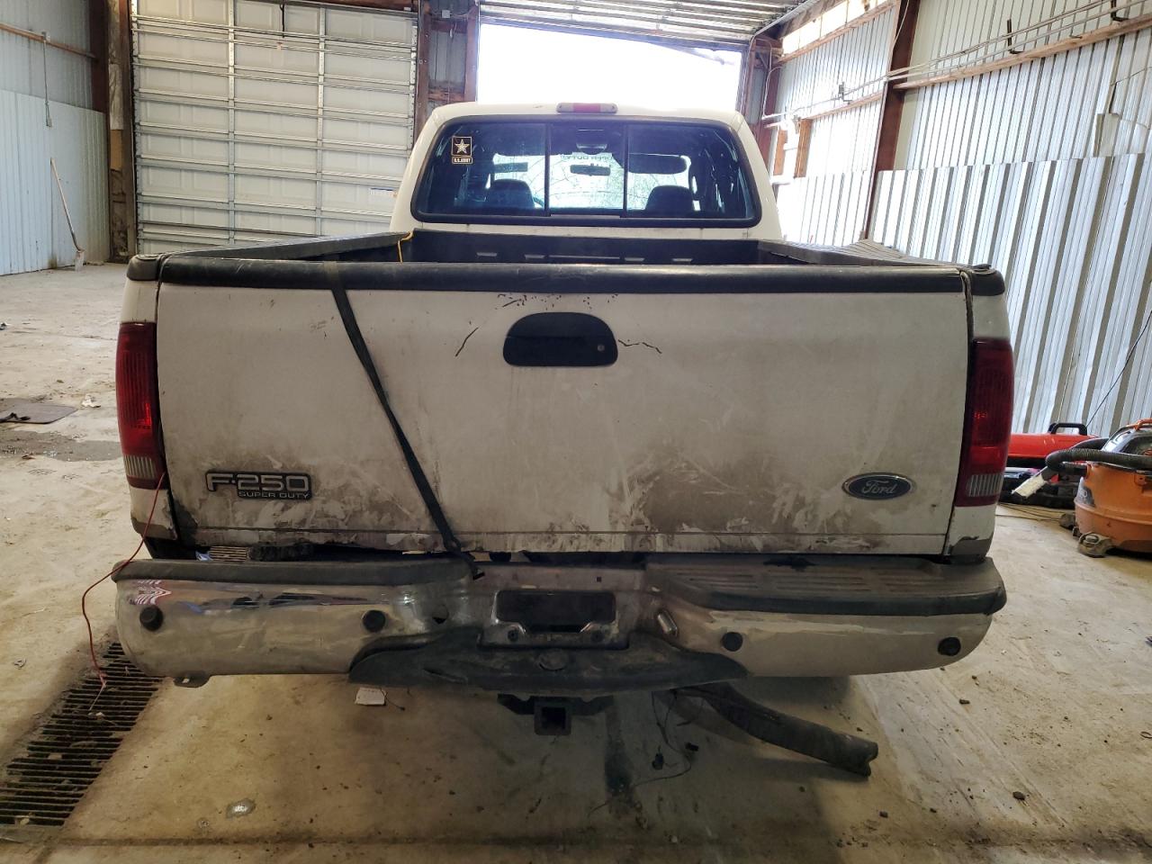 2003 Ford F250 - Image 6