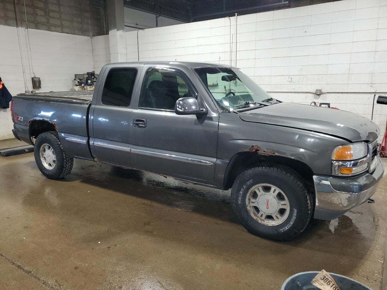 2002 GMC Sierra - Image 4