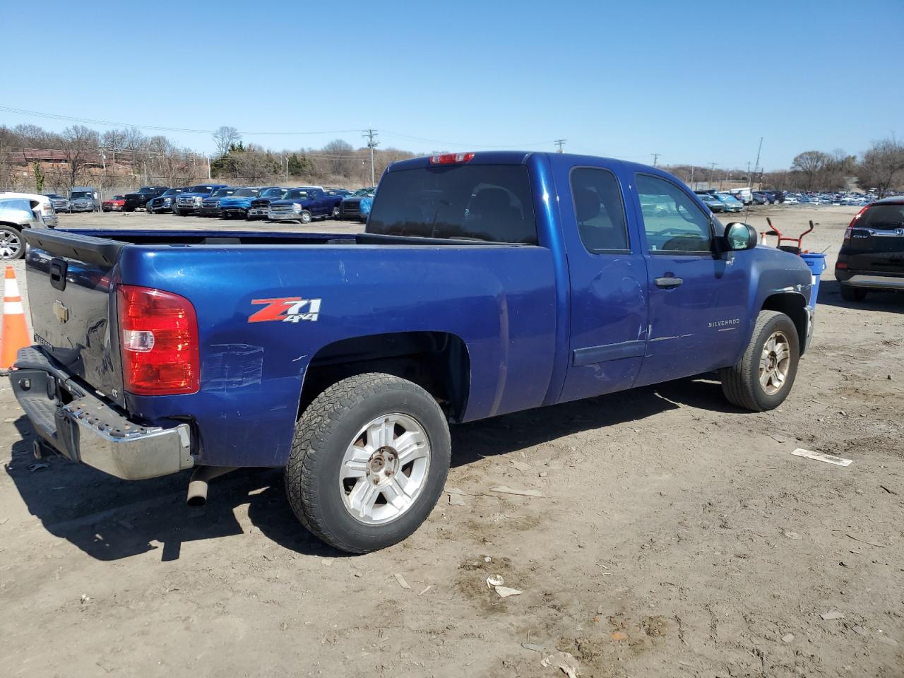 2013 Chevrolet Silverado - Image 3