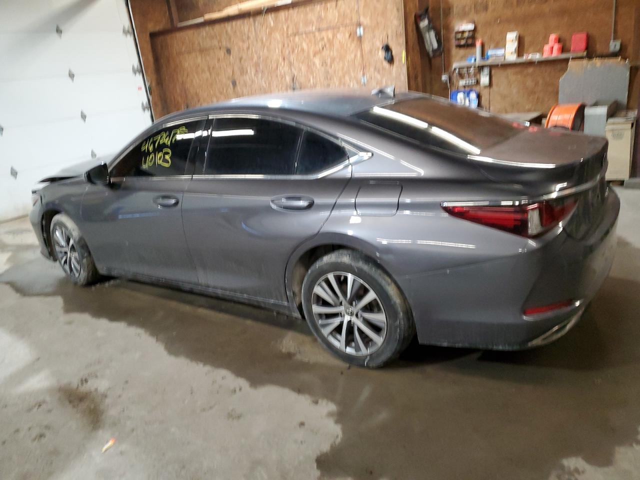 2021 Lexus ES - Image 2