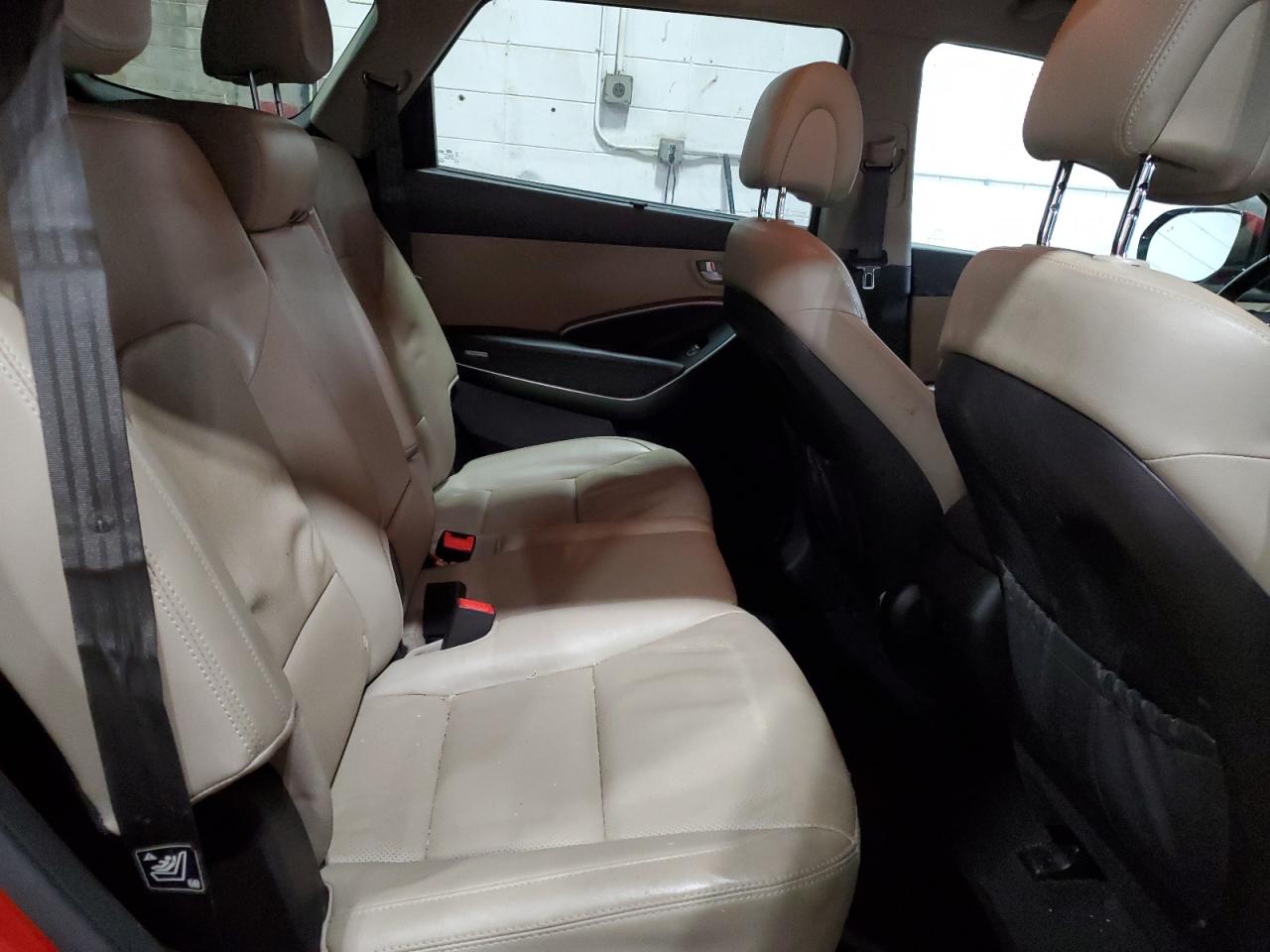 2017 Hyundai Santa Fe - Image 11